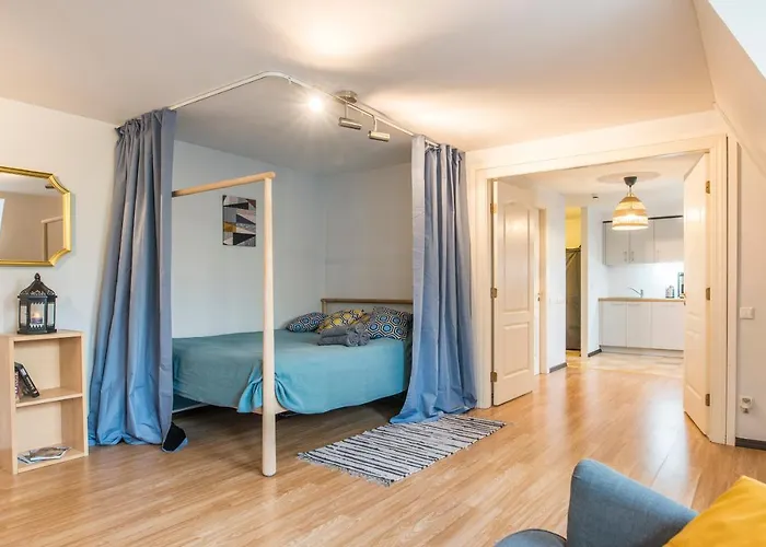 Apartment Lovely Old *