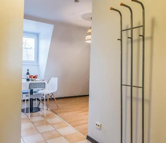 Apartment Lovely Old